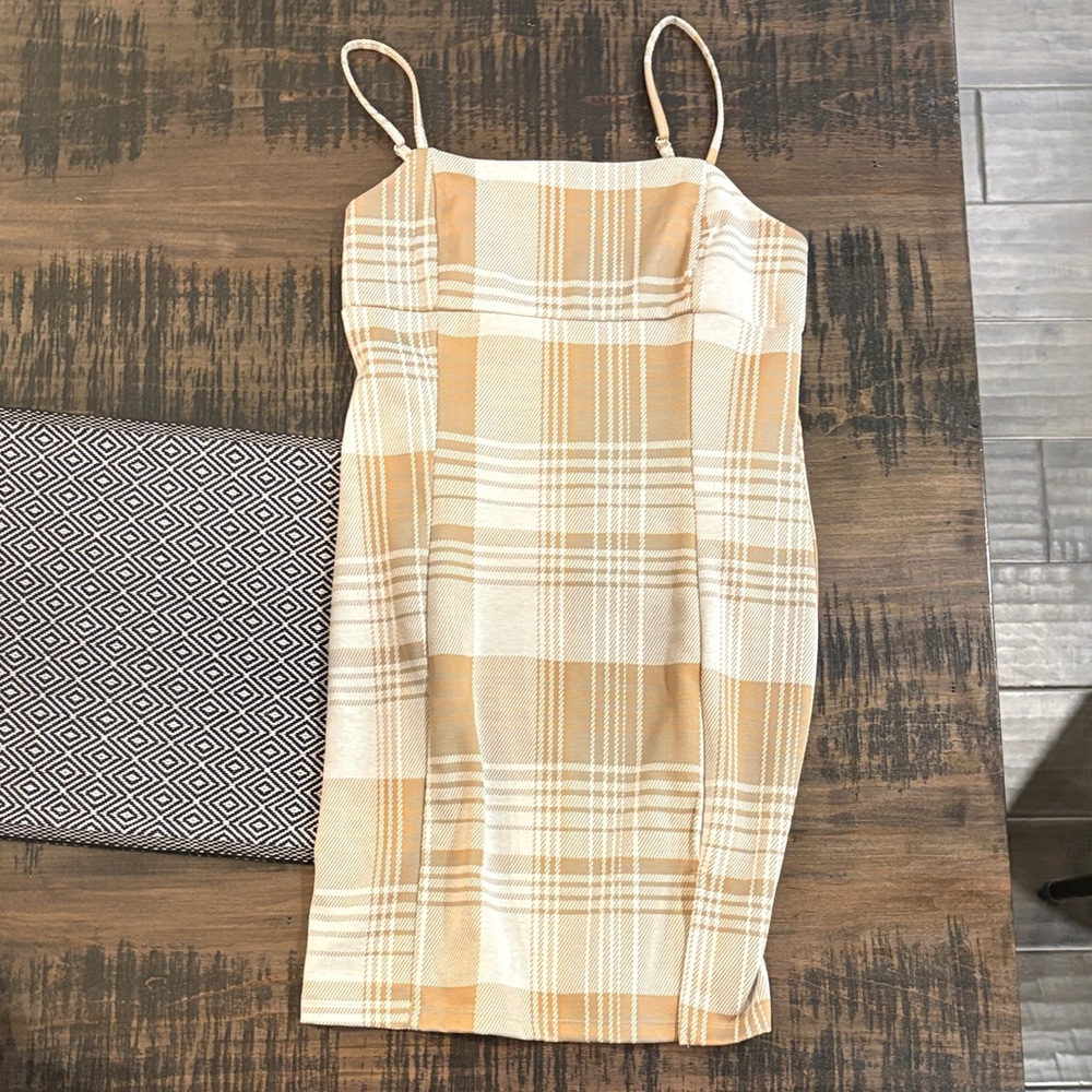 Aeropostale Cream and Tan Checkered Mini Dress